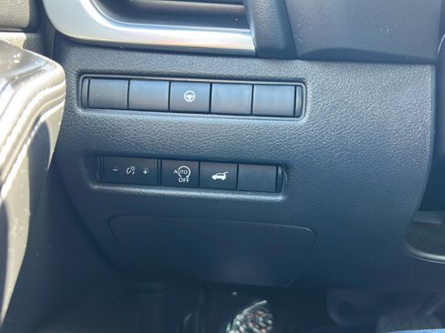Used 2023 Nissan Rogue SV w/ SV Premium B Package image 22