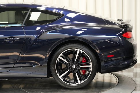 Used 2022 Bentley Continental GT image 11