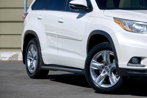 Used 2016 Toyota Highlander Limited image 3