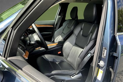 Certified 2024 Volvo XC90 B6 Plus w/ Protection Package Premier image 18
