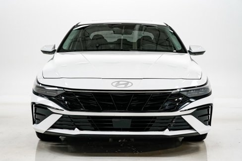 Used 2025 Hyundai Elantra SEL image 4