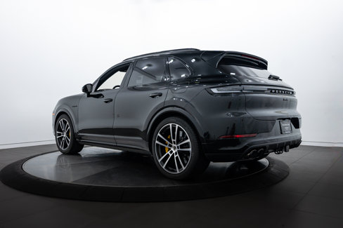 New 2025 Porsche Cayenne Turbo image 3