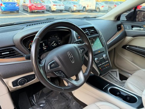 Used 2019 Lincoln MKC Select w/ MKC Climate Package image 12