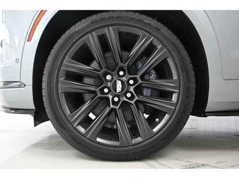 New 2026 Cadillac Vistiq Platinum image 8