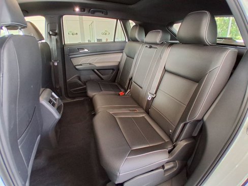 Used 2022 Volkswagen Atlas Cross Sport SE w/ Panoramic Sunroof Package image 20
