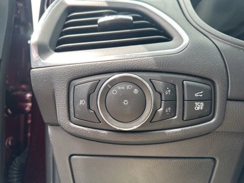 Used 2024 Ford Edge Titanium image 26