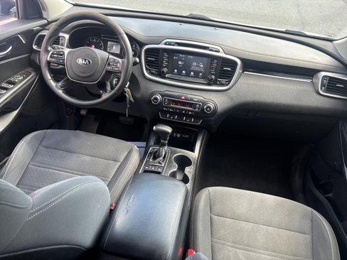 Used 2019 Kia Sorento LX w/ LX Convenience Package image 9