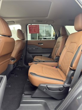 Certified 2025 Nissan Pathfinder Platinum image 11