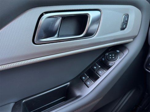 New 2025 Ford Explorer Active w/ Active Comfort Package image 22