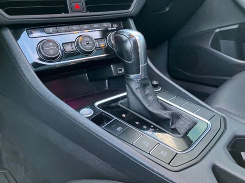 Used 2019 Volkswagen Jetta SEL image 24
