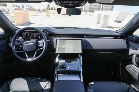 New 2025 Land Rover Range Rover Sport SE image 13