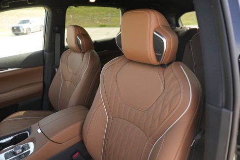 New 2026 INFINITI QX60 Autograph w/ Dark Cargo Package image 8