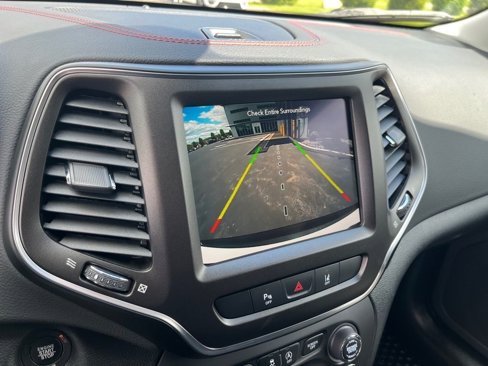 Used 2022 Jeep Cherokee Trailhawk w/ Sun, Sound & Nav Group image 28