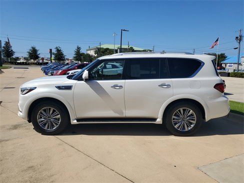 Used 2024 INFINITI QX80 Luxe image 2