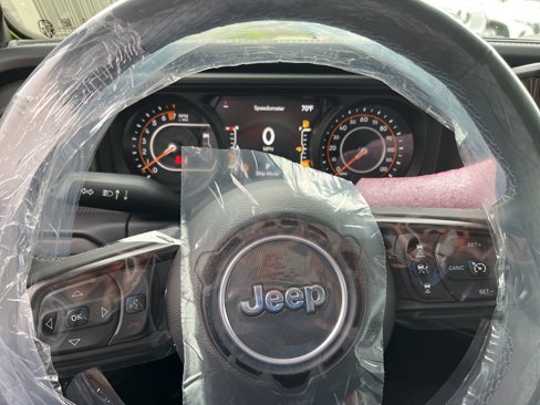 New 2025 Jeep Gladiator Mojave image 13