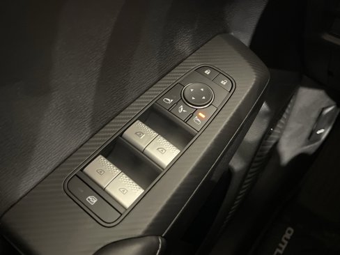 New 2025 Mitsubishi Outlander SE image 21