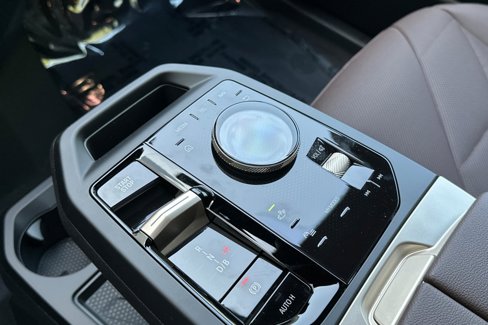 New 2026 BMW iX xDrive60 w/ Premium Package image 19