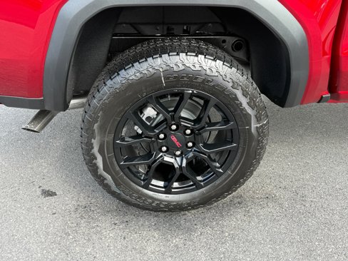 New 2025 GMC Canyon Elevation w/ Technology Package image 11