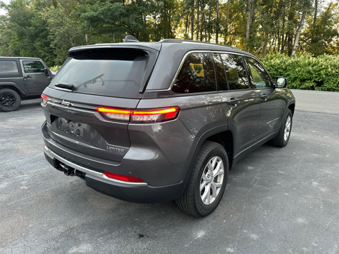 Used 2022 Jeep Grand Cherokee Limited w/ Trailer Tow Prep Group (B) image 5