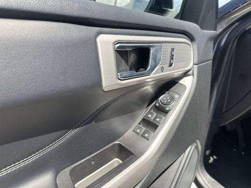 Used 2024 Ford Explorer Limited image 29