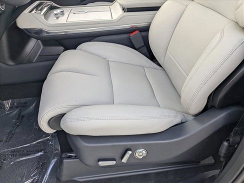 New 2025 Lincoln Navigator Reserve image 4