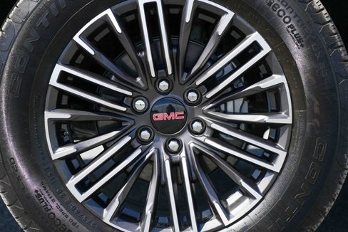 Used 2025 GMC Yukon Elevation image 14