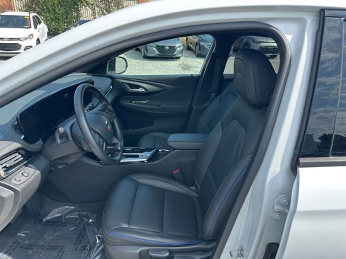 Used 2025 Buick Envista Sport Touring image 24