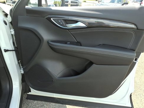 Certified 2022 Buick Envision Preferred w/ Safety Package image 11