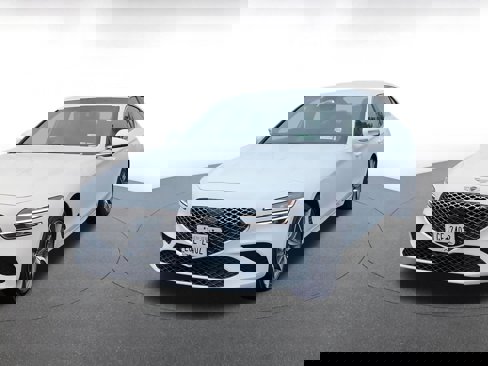 Used 2024 Genesis G70 2.5T image 4