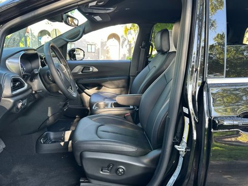New 2025 Chrysler Pacifica Select image 15