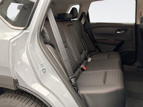 Used 2026 Nissan Rogue SV w/ Rock Creek Premium Package image 18
