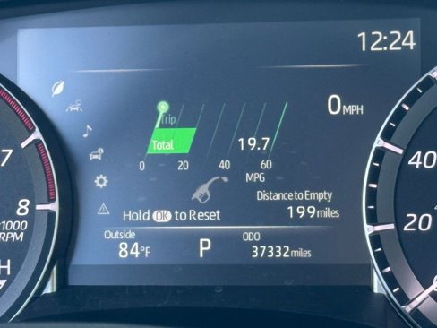 Certified 2024 Toyota Highlander XLE image 3