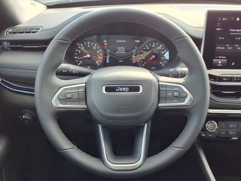 New 2026 Jeep Compass Latitude image 11