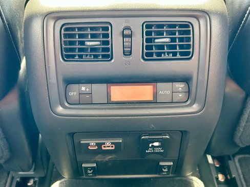 Used 2019 Nissan Pathfinder Platinum w/ Cargo Package image 18