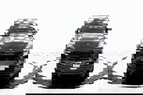 Certified 2025 Porsche Macan image 10