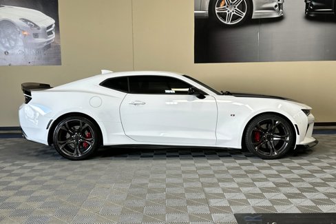 Used 2018 Chevrolet Camaro SS image 3