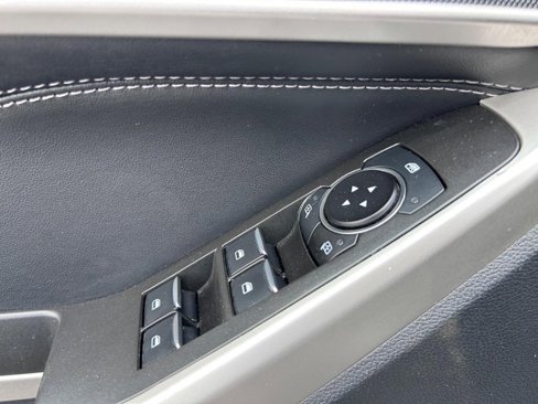 Used 2023 Ford Explorer XLT w/ Equipment Group 202A image 19