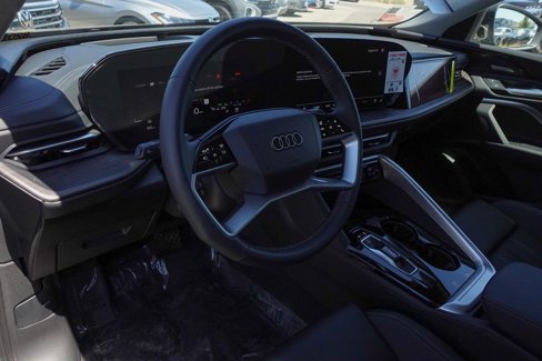New 2025 Audi Q5 Prestige image 11