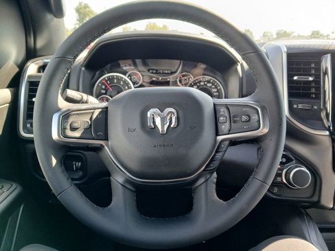 New 2026 RAM 1500 4x4 Crew Cab image 19
