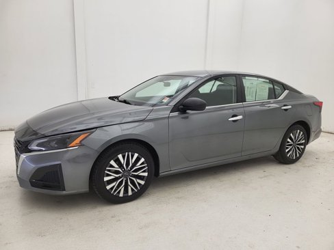 Used 2024 Nissan Altima 2.5 SV image 15