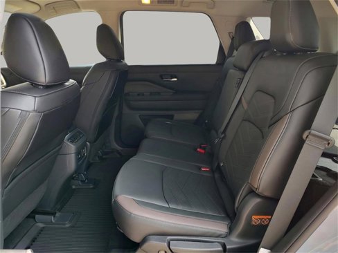 Used 2025 Nissan Pathfinder Platinum w/ Cargo Package image 33