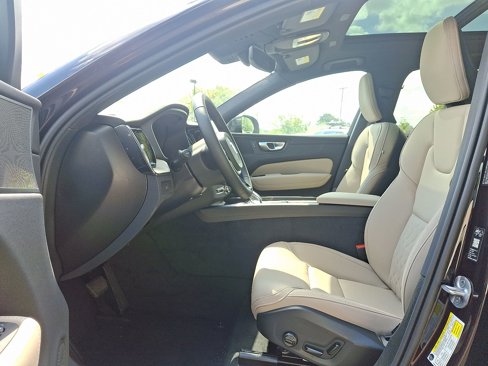 New 2026 Volvo XC60 B5 Core w/ Climate Package image 11
