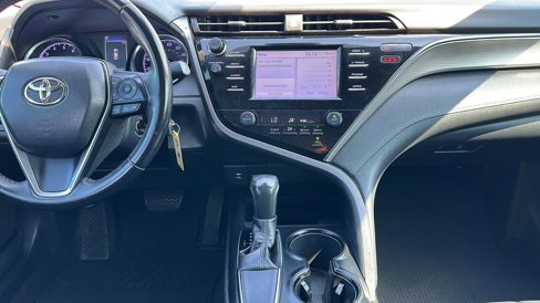 Used 2019 Toyota Camry SE image 11