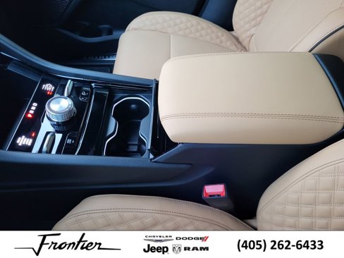 New 2025 Jeep Grand Cherokee Summit image 24