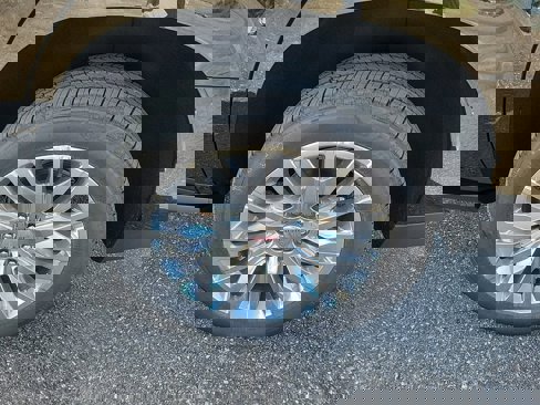 New 2026 GMC Yukon Denali w/ Sun & Power Step Package image 8