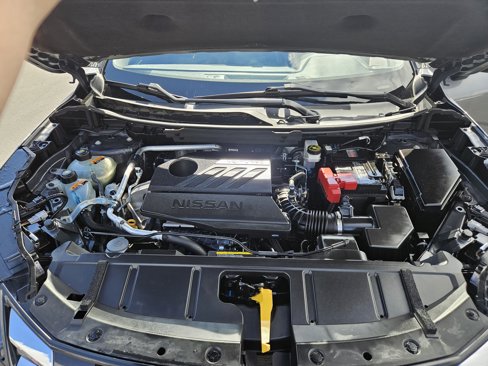 Used 2024 Nissan Rogue SV image 35