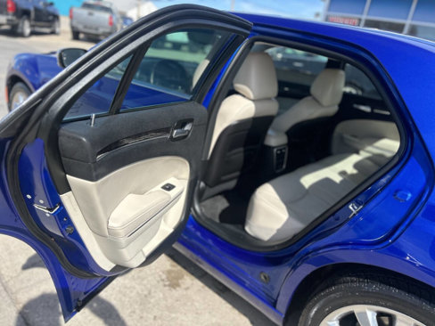 Used 2018 Chrysler 300 Limited w/ Safetytec Plus Group image 17