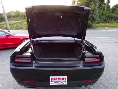Used 2016 Dodge Challenger SXT image 23
