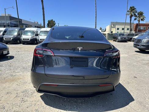 Used 2024 Tesla Model Y Long Range image 9