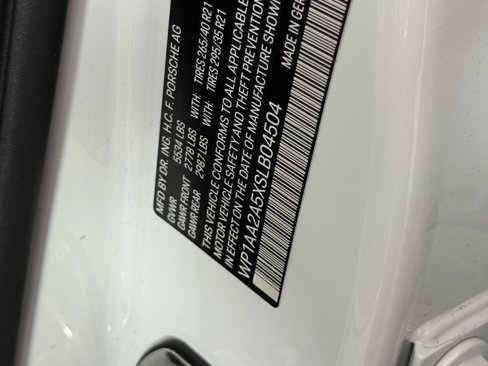 Certified 2025 Porsche Macan image 32